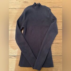 H&M Ribbed Knit Top in Charcoal